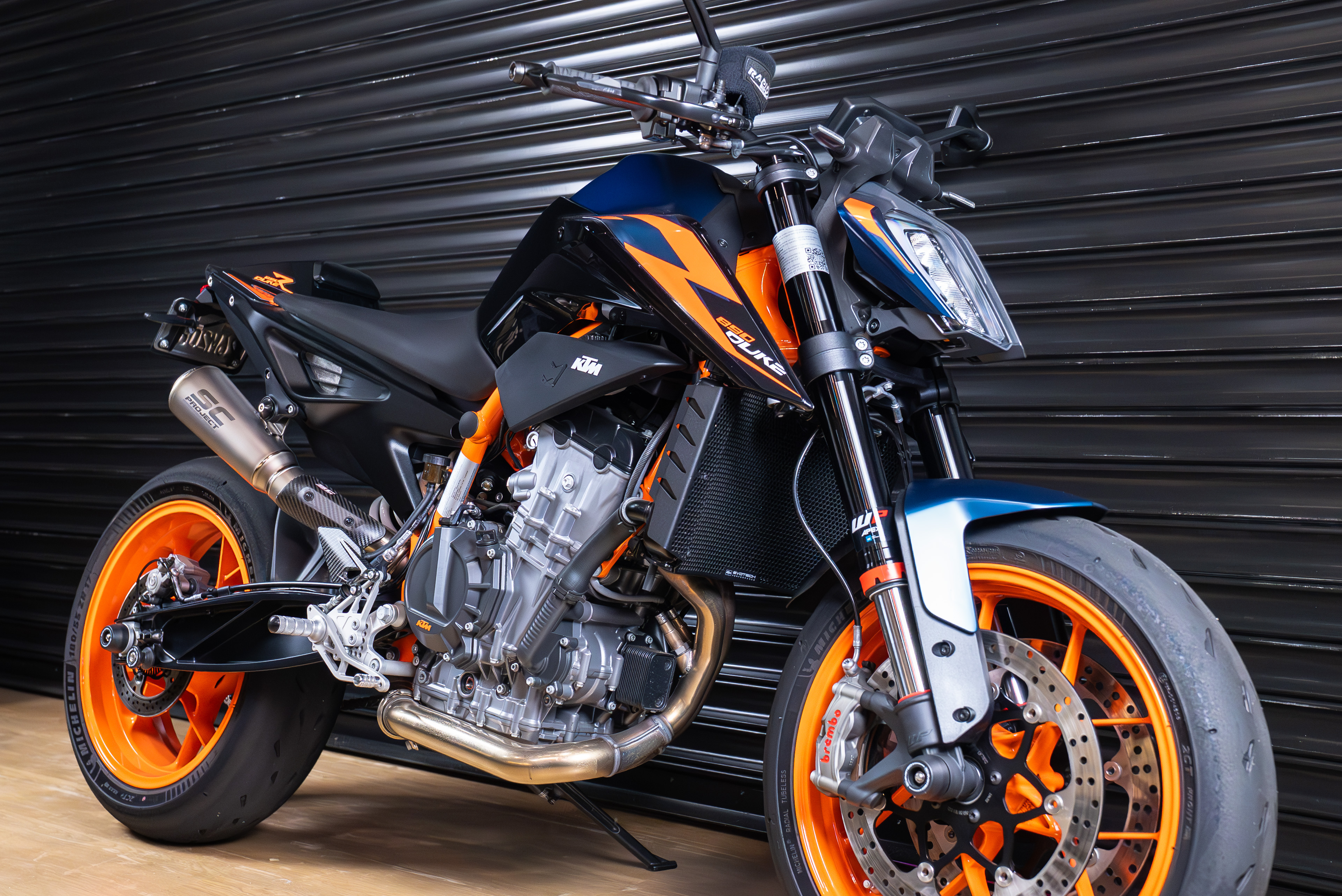 2023 KTM 890 DUKE R