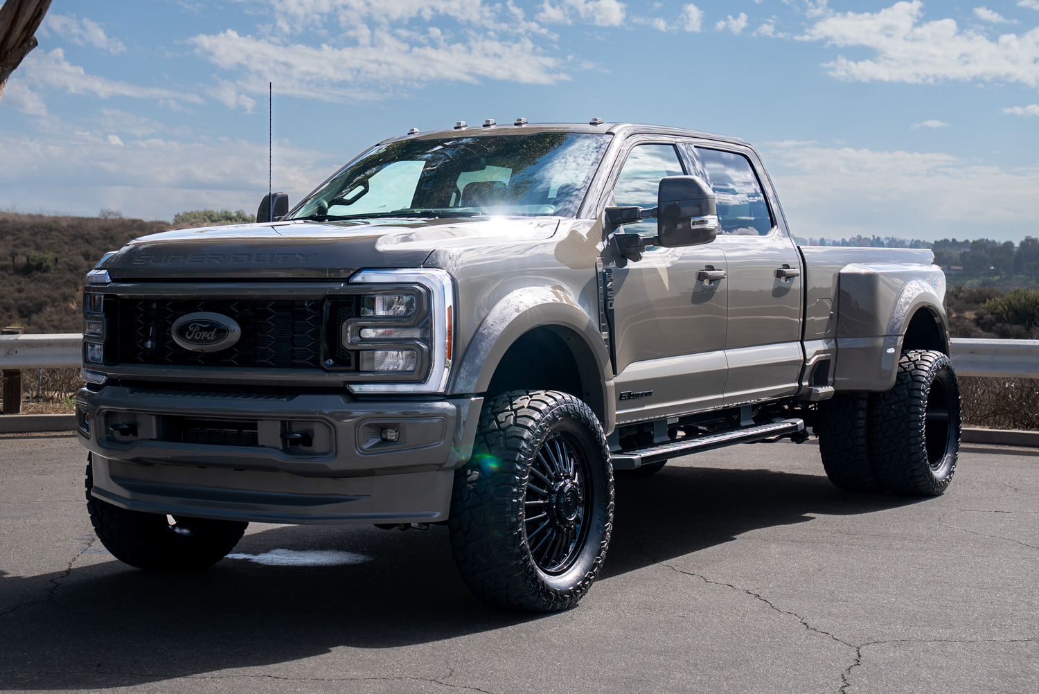 2026 Ford Super Duty F-450 Lariat Crew Cab Long Bed 2026 Ford Super Duty F-450 Lariat Crew Cab Long Bed