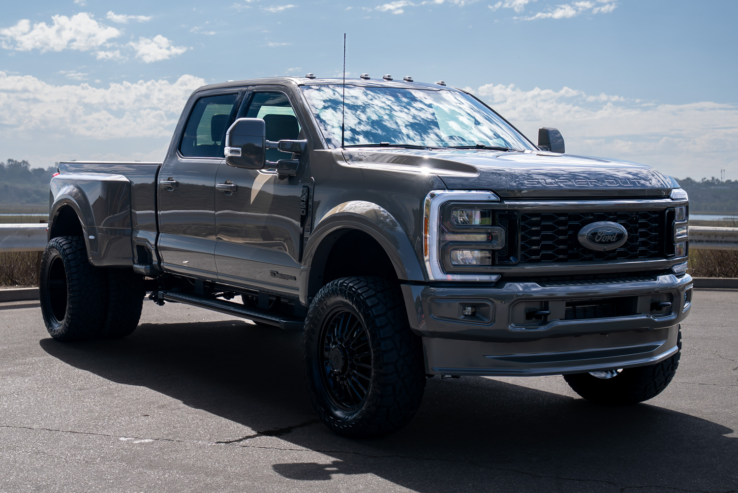 2026 Ford Super Duty F-450 Lariat Crew Cab Long Bed 2026 Ford Super Duty F-450 Lariat Crew Cab Long Bed