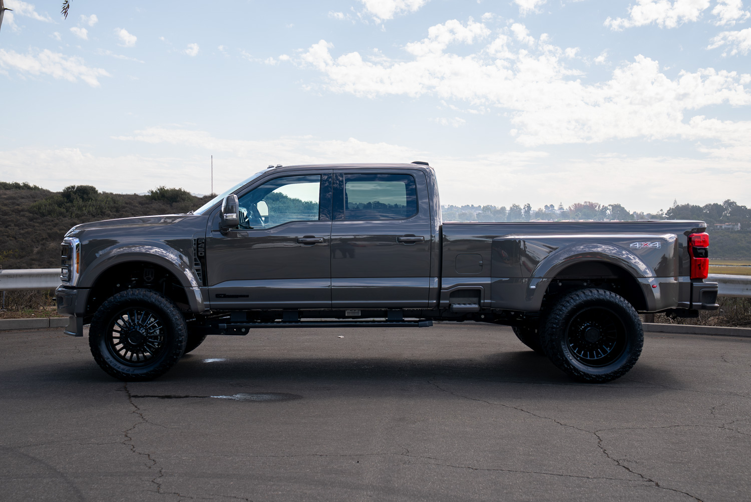 2026 Ford Super Duty F-450 Lariat Crew Cab Long Bed 2026 Ford Super Duty F-450 Lariat Crew Cab Long Bed