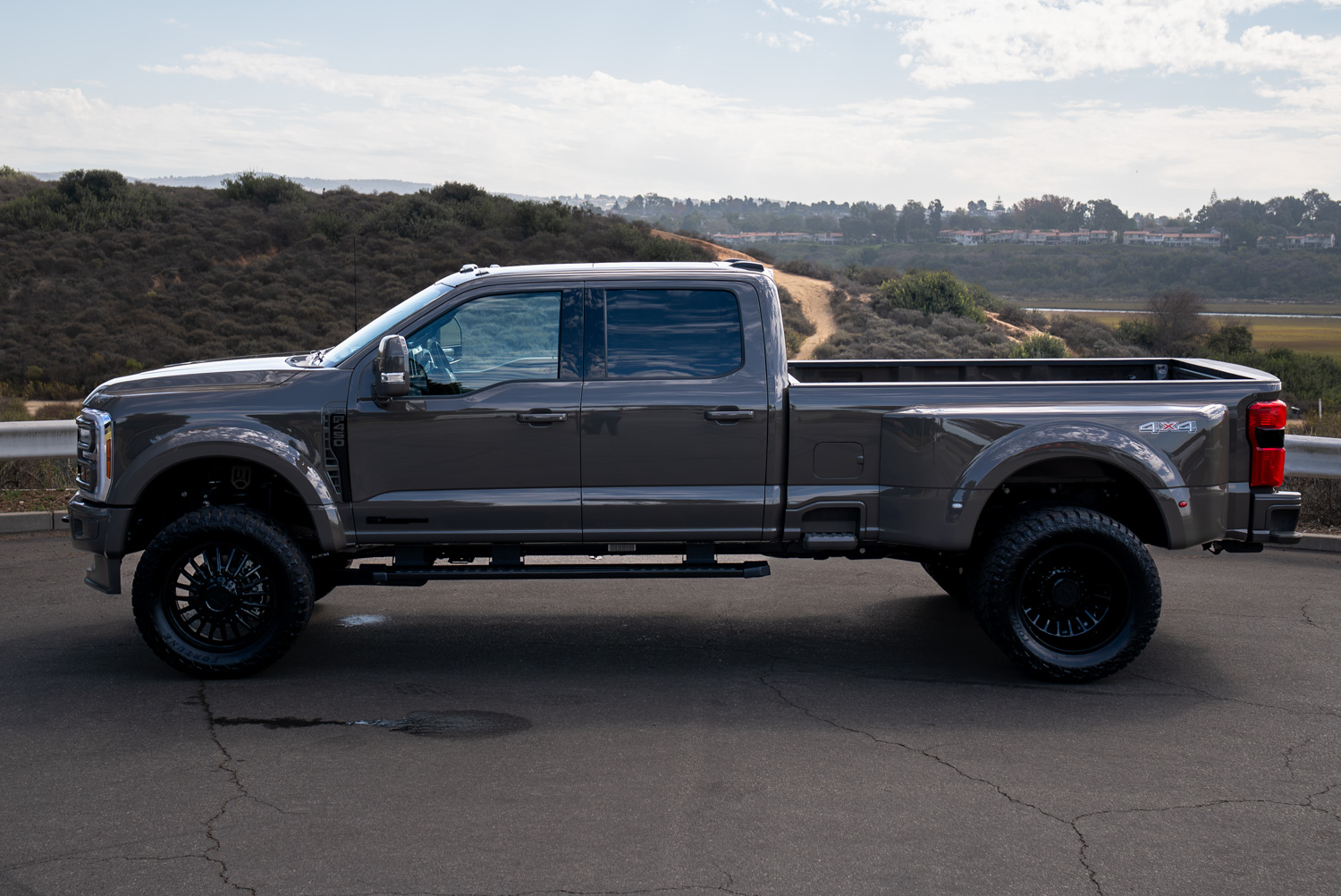 2026 Ford Super Duty F-450 Lariat Crew Cab Long Bed 2026 Ford Super Duty F-450 Lariat Crew Cab Long Bed