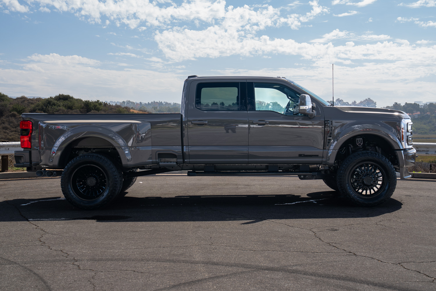 2026 Ford Super Duty F-450 Lariat Crew Cab Long Bed 2026 Ford Super Duty F-450 Lariat Crew Cab Long Bed