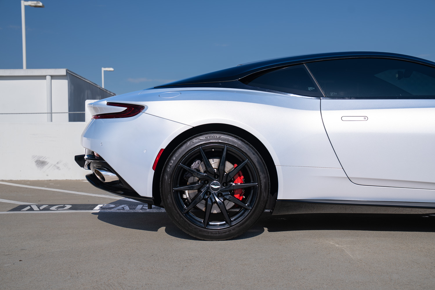 2018 Aston Martin DB11 V12 2018 Aston Martin DB11 V12