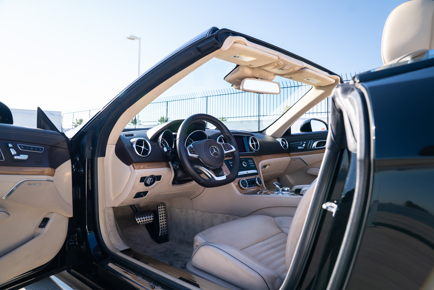 2017 Mercedes-Benz SL550 2017 Mercedes-Benz SL550