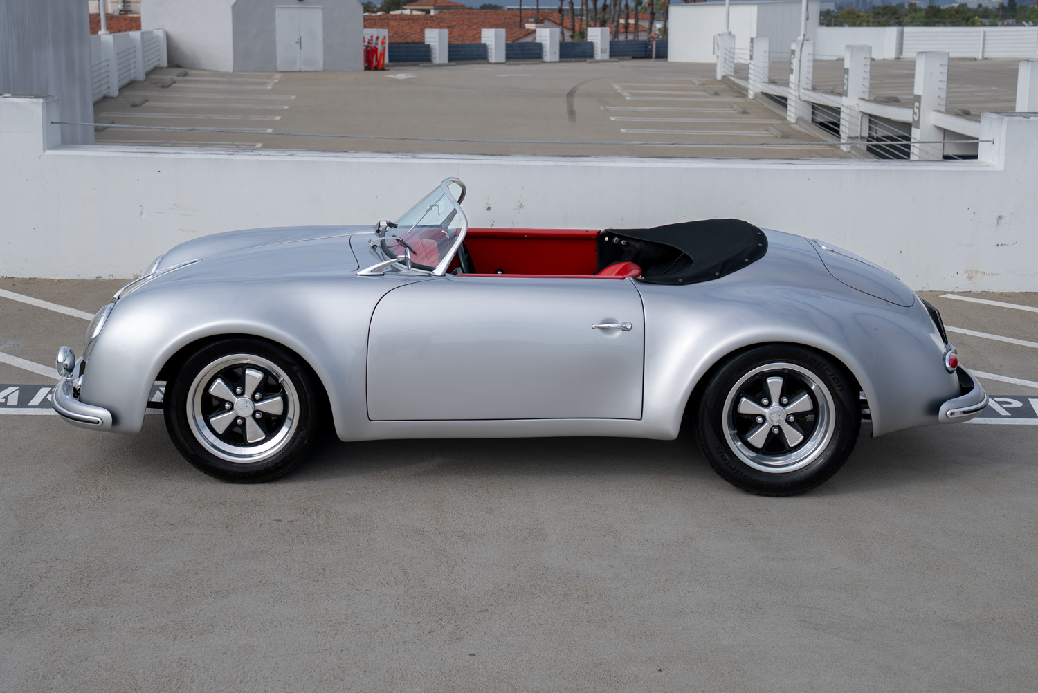 1957 Porsche 356 Speedster Replica CUSTOM FLARED 1957 Porsche 356 Speedster Replica CUSTOM FLARED