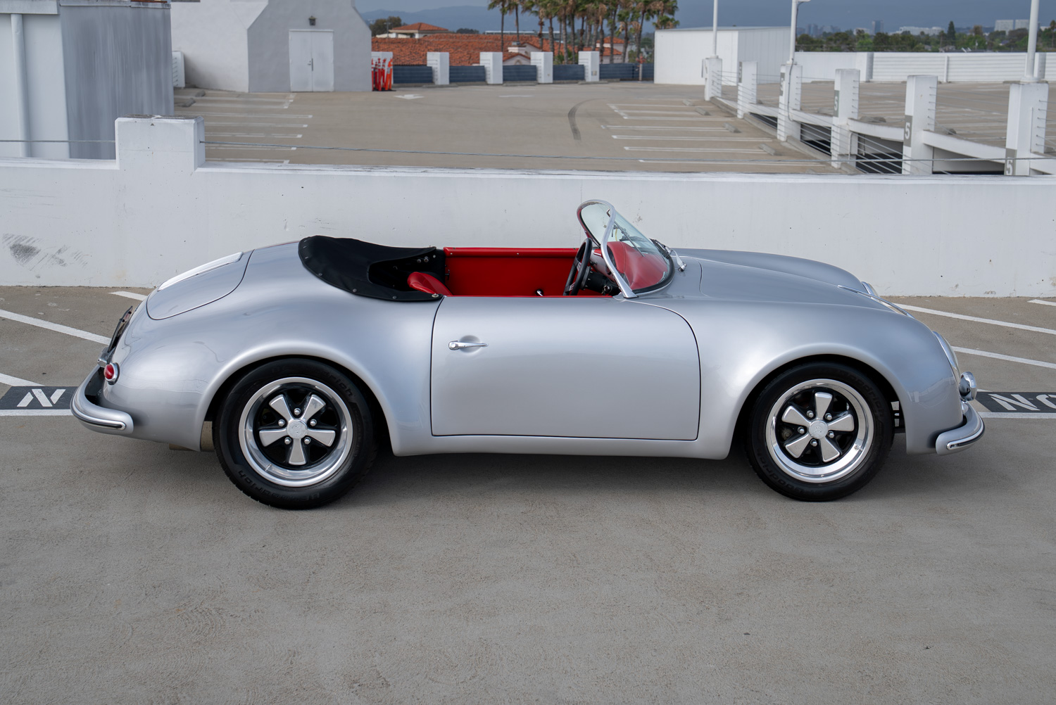 1957 Porsche 356 Speedster Replica CUSTOM FLARED 1957 Porsche 356 Speedster Replica CUSTOM FLARED
