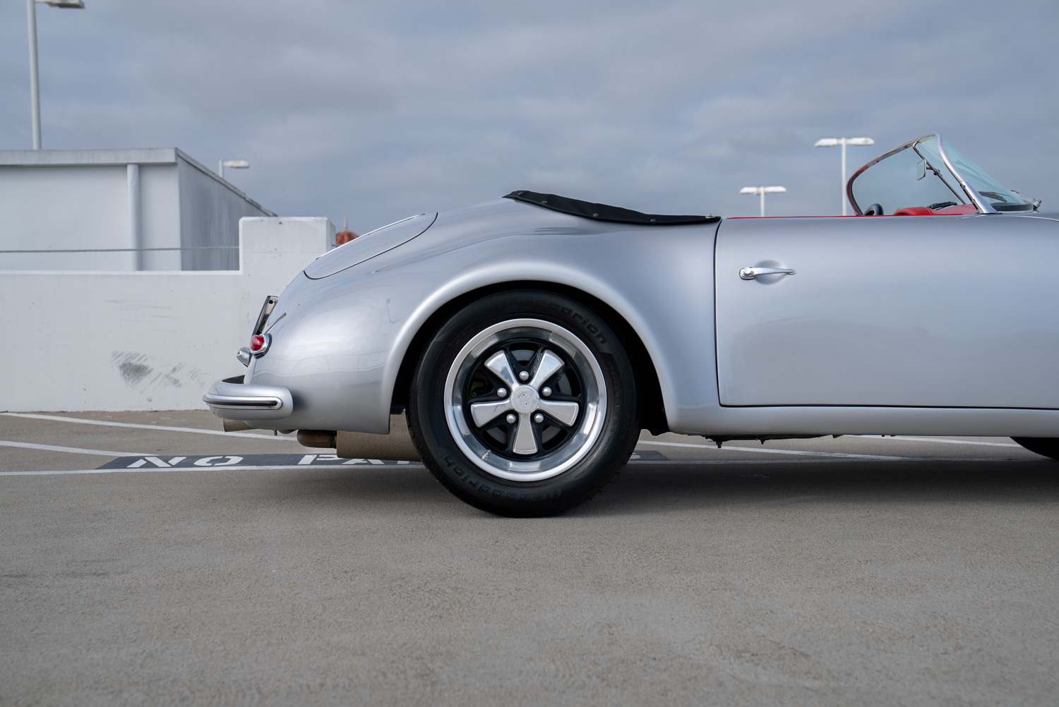 1957 Porsche 356 Speedster Replica CUSTOM FLARED 1957 Porsche 356 Speedster Replica CUSTOM FLARED
