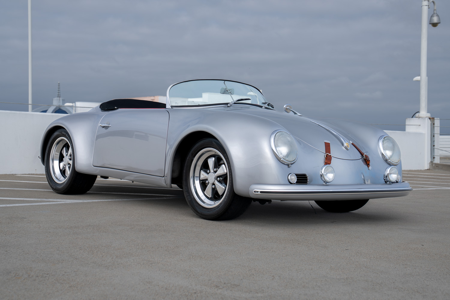 1957 Porsche 356 Speedster Replica CUSTOM FLARED 1957 Porsche 356 Speedster Replica CUSTOM FLARED