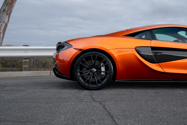 2016 McLaren 570S Coupe 2016 McLaren 570S Coupe