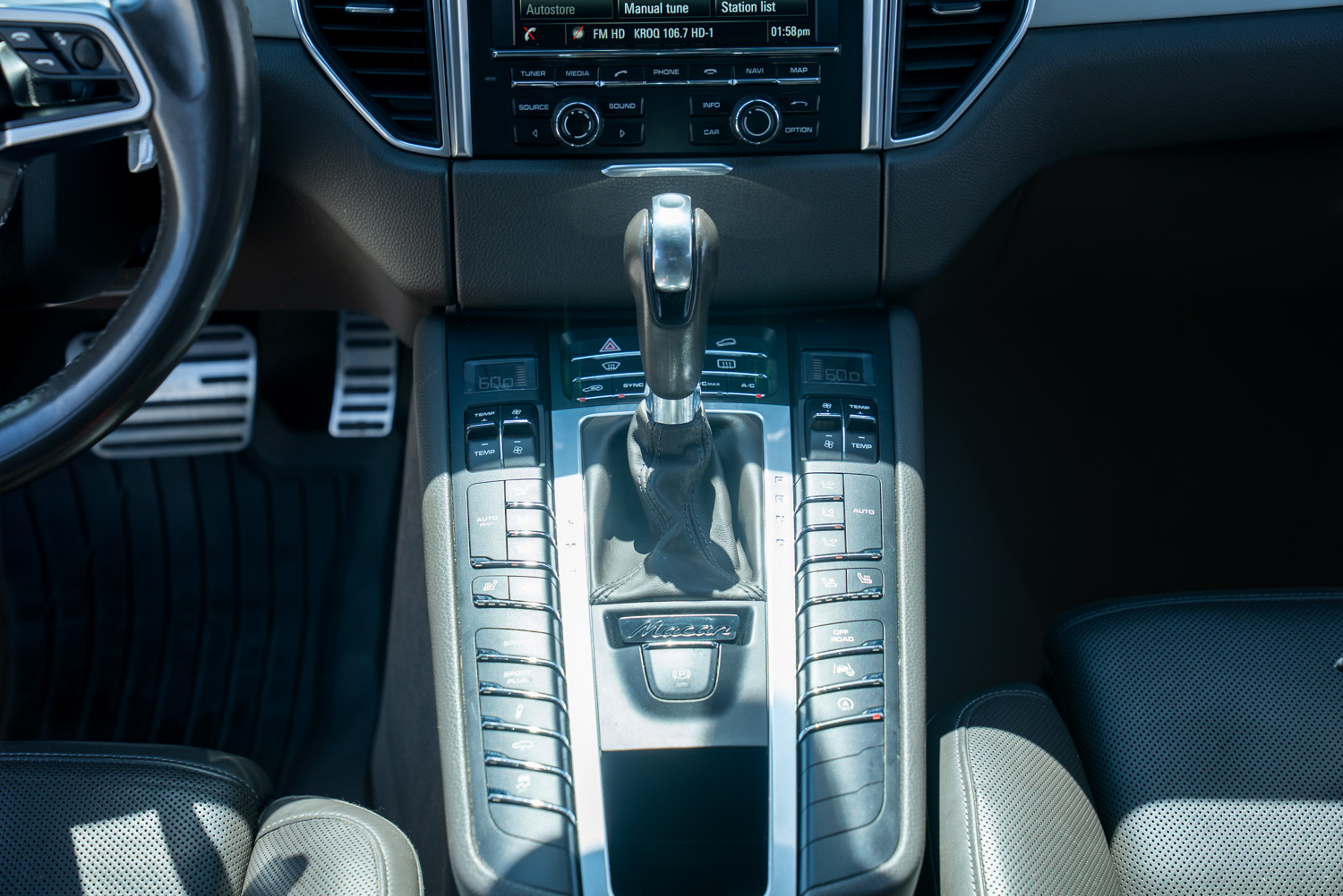 2015 Porsche Macan Turbo 2015 Porsche Macan Turbo