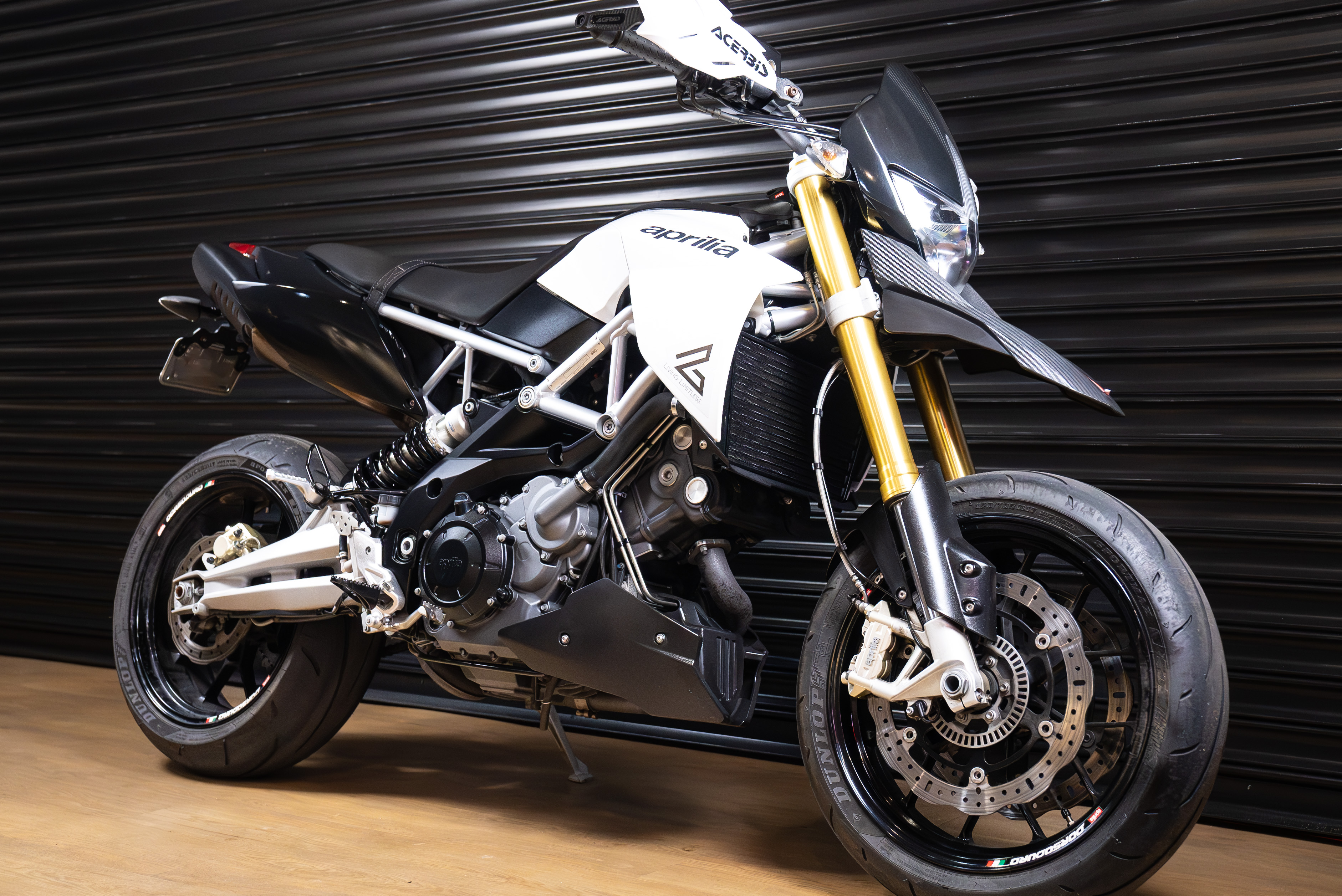 2016 Aprilia Dorsoduro 750 ABS 2016 Aprilia Dorsoduro 750 ABS